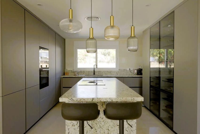 R4892566-Villa-For-Sale-The-Golden-Mile-Detached-4-Beds-344-Built-4