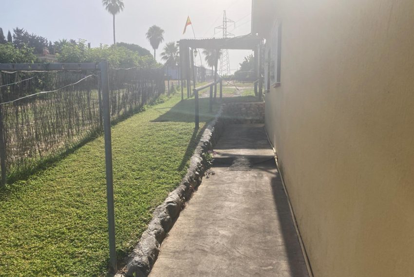 R4893433-Villa-For-Sale-Estepona-Finca-3-Beds-140-Built-17