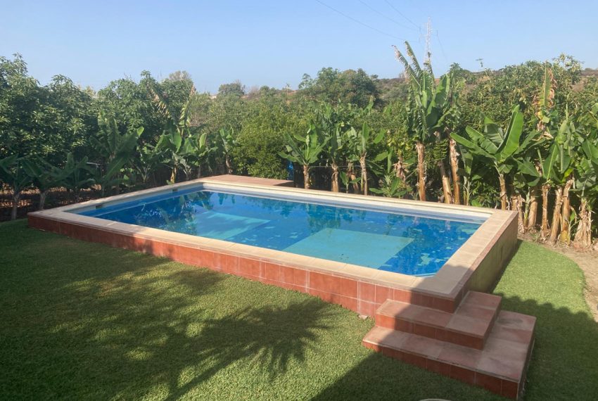 R4893433-Villa-For-Sale-Estepona-Finca-3-Beds-140-Built-2