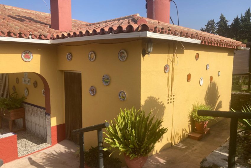R4893433-Villa-For-Sale-Estepona-Finca-3-Beds-140-Built-4