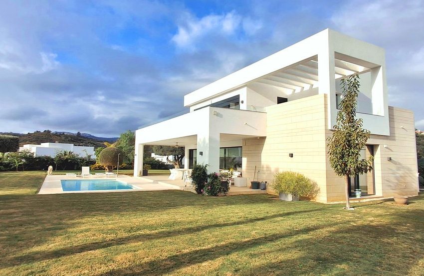 R4894174-Villa-For-Sale-Mijas-Costa-Detached-3-Beds-296-Built