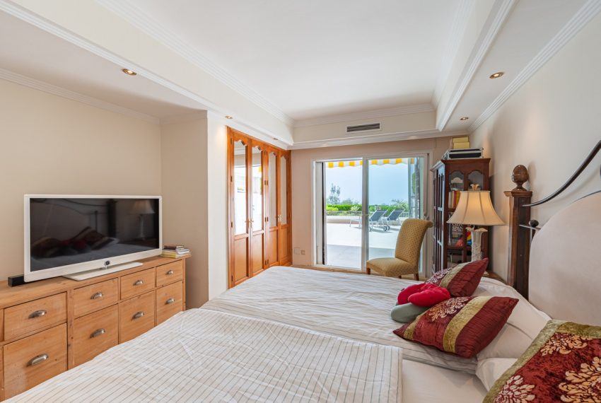 R4895914-Apartment-For-Sale-The-Golden-Mile-Middle-Floor-3-Beds-310-Built-10