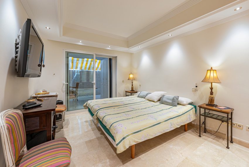 R4895914-Apartment-For-Sale-The-Golden-Mile-Middle-Floor-3-Beds-310-Built-13
