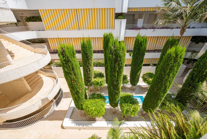 R4895914-Apartment-For-Sale-The-Golden-Mile-Middle-Floor-3-Beds-310-Built-15