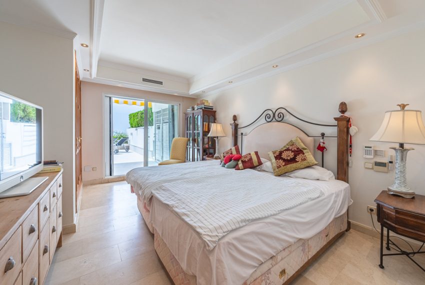 R4895914-Apartment-For-Sale-The-Golden-Mile-Middle-Floor-3-Beds-310-Built-9