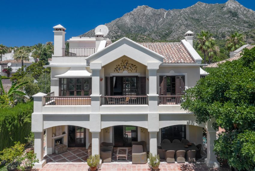 R4896139-Villa-For-Sale-Sierra-Blanca-Detached-6-Beds-450-Built-1
