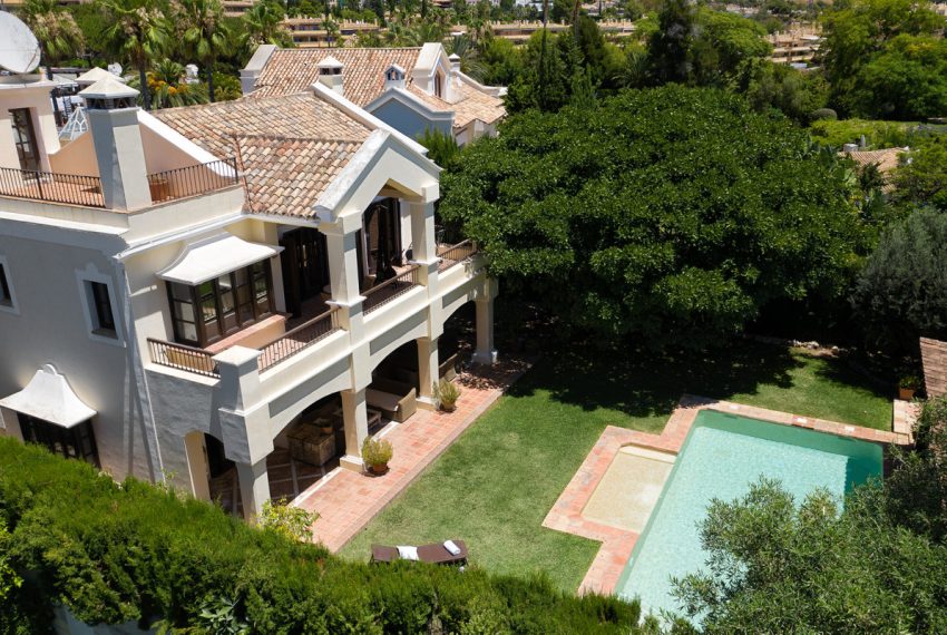 R4896139-Villa-For-Sale-Sierra-Blanca-Detached-6-Beds-450-Built-2