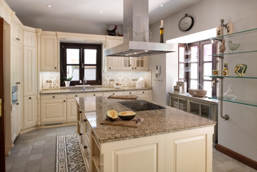 R4896139-Villa-For-Sale-Sierra-Blanca-Detached-6-Beds-450-Built-7