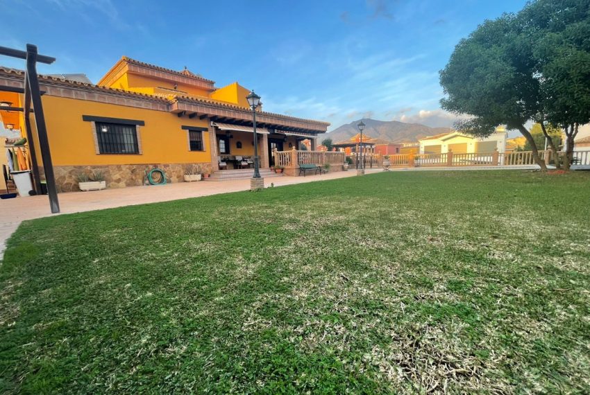 R4898086-Villa-For-Sale-Mijas-Costa-Detached-4-Beds-580-Built-6