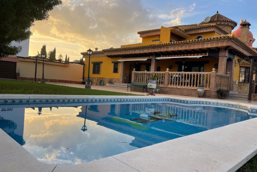 R4898086-Villa-For-Sale-Mijas-Costa-Detached-4-Beds-580-Built-8
