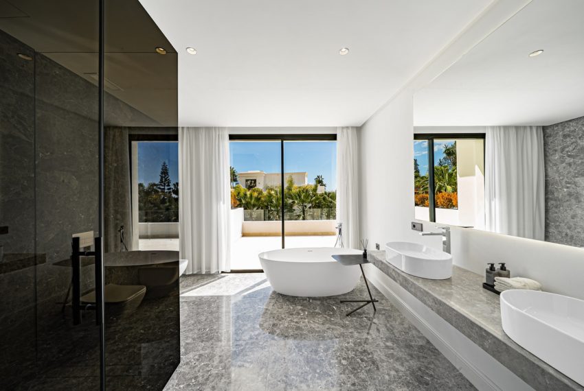 R4907779-Villa-For-Sale-The-Golden-Mile-Detached-6-Beds-647-Built-12