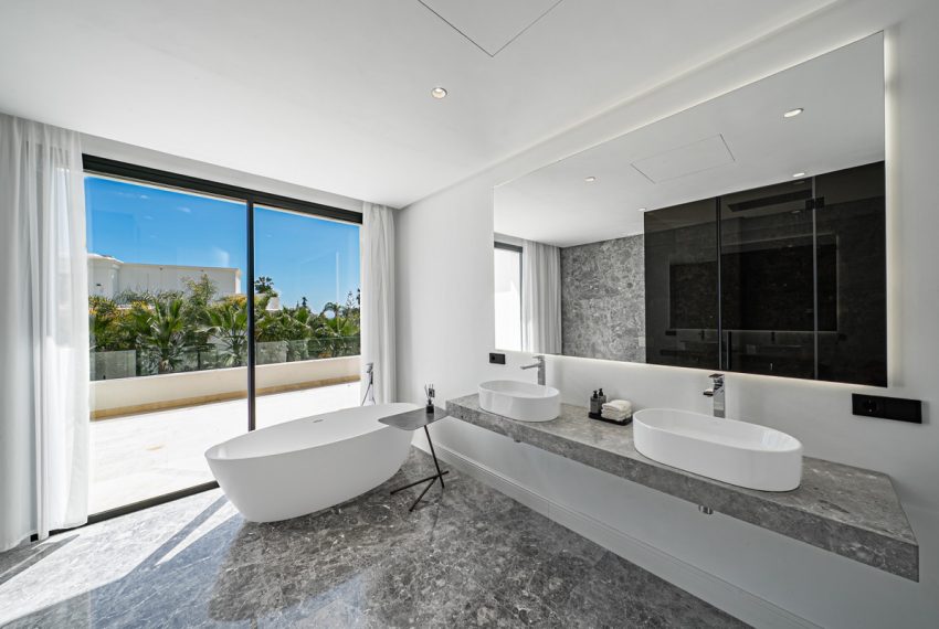 R4907779-Villa-For-Sale-The-Golden-Mile-Detached-6-Beds-647-Built-13
