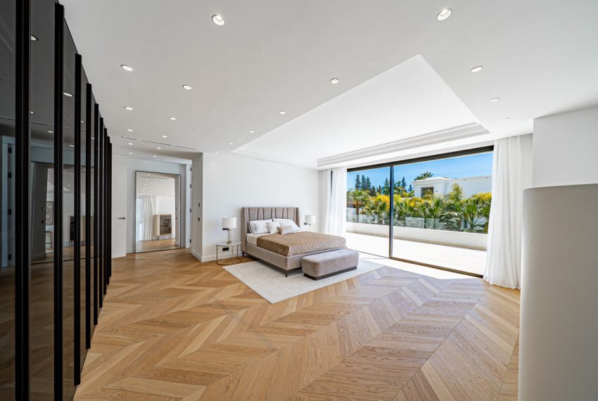 R4907779-Villa-For-Sale-The-Golden-Mile-Detached-6-Beds-647-Built-16