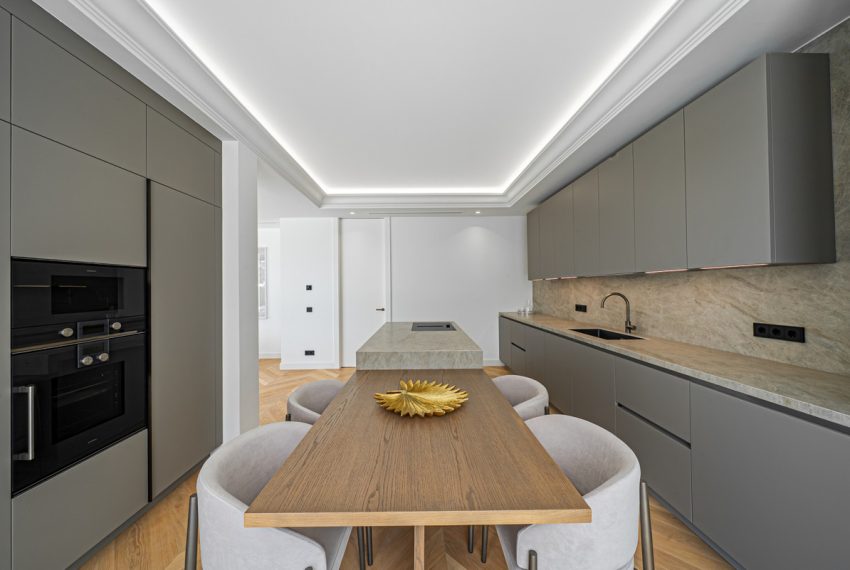 R4907779-Villa-For-Sale-The-Golden-Mile-Detached-6-Beds-647-Built-3