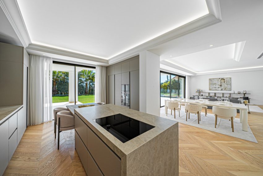 R4907779-Villa-For-Sale-The-Golden-Mile-Detached-6-Beds-647-Built-5