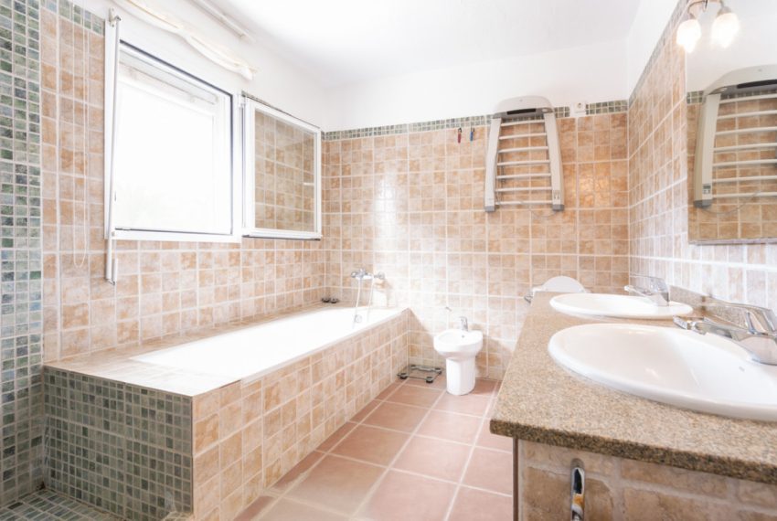 R4930834-Villa-For-Sale-El-Padron-Finca-3-Beds-262-Built-10
