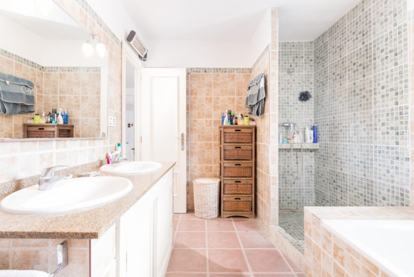 R4930834-Villa-For-Sale-El-Padron-Finca-3-Beds-262-Built-11