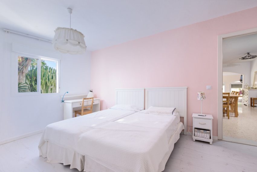 R4930834-Villa-For-Sale-El-Padron-Finca-3-Beds-262-Built-6