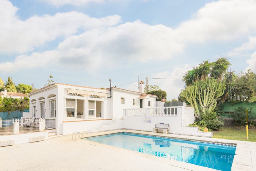R4930834-Villa-For-Sale-El-Padron-Finca-3-Beds-262-Built