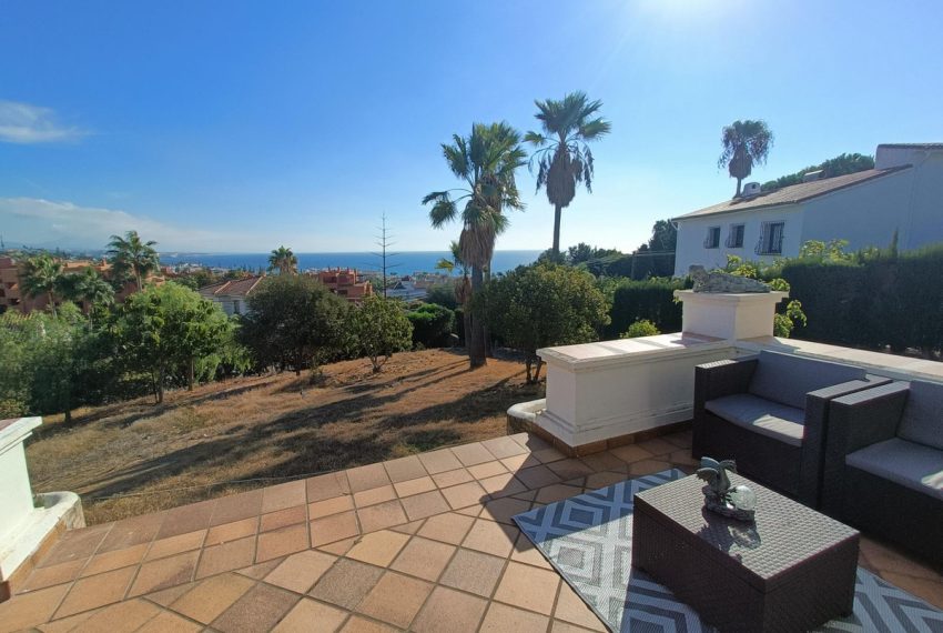 R4935334-Villa-For-Sale-Estepona-Detached-3-Beds-302-Built-1
