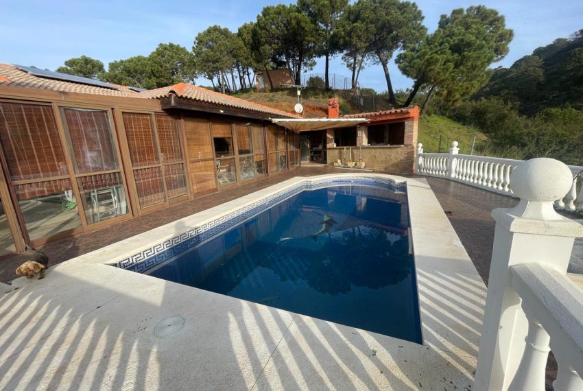 R4941052-Villa-For-Sale-Estepona-Finca-3-Beds-118-Built-1