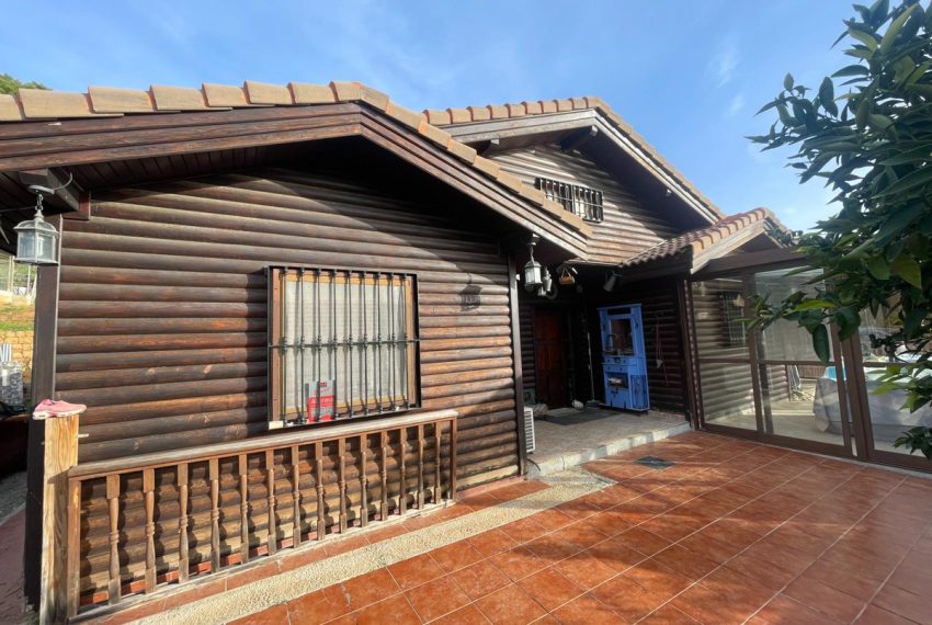 R4941052-Villa-For-Sale-Estepona-Finca-3-Beds-118-Built-2
