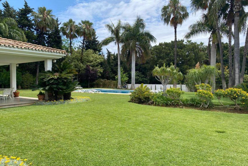 R4941982-Villa-For-Sale-Guadalmina-Baja-Detached-8-Beds-1500-Built-2