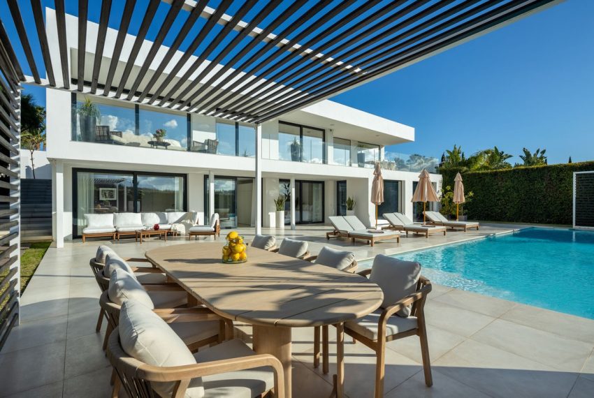 R4942402-Villa-For-Sale-Nueva-Andalucia-Detached-6-Beds-342-Built-18