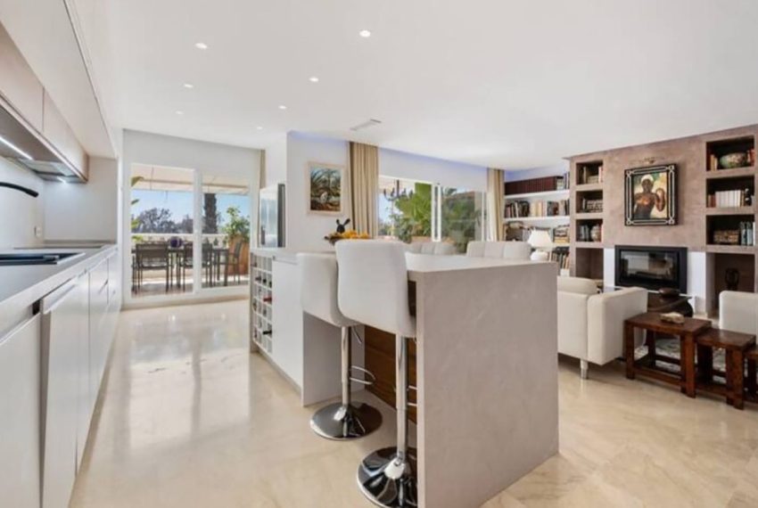 R4943269-Apartment-For-Sale-New-Golden-Mile-Penthouse-4-Beds-165-Built-6