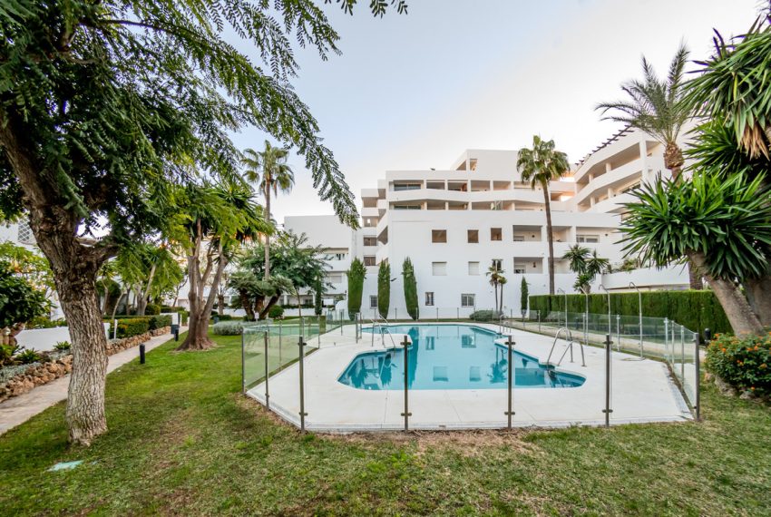 R4949515-Apartment-For-Sale-Nueva-Andalucia-Middle-Floor-2-Beds-185-Built-1