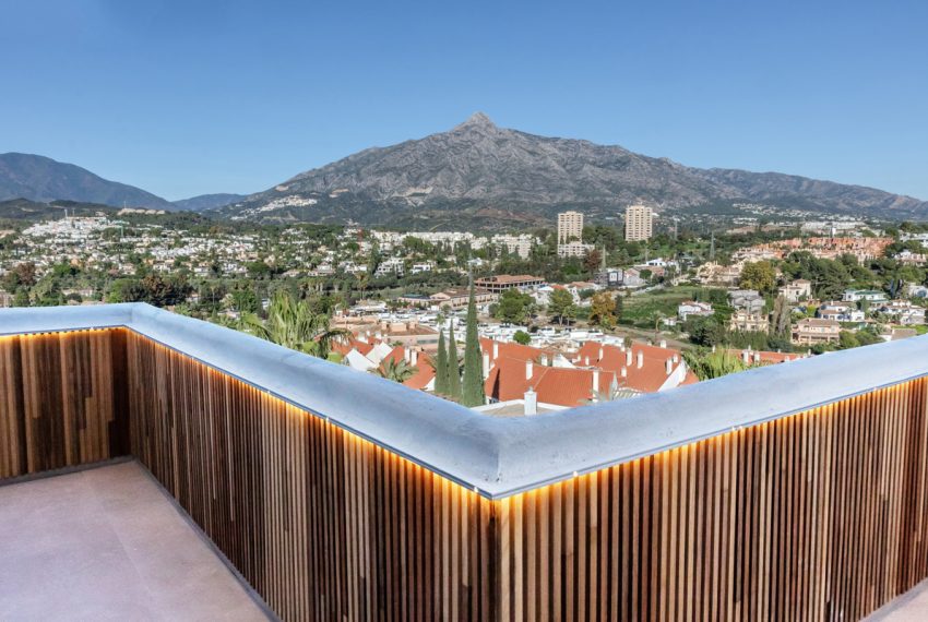 R4949515-Apartment-For-Sale-Nueva-Andalucia-Middle-Floor-2-Beds-185-Built