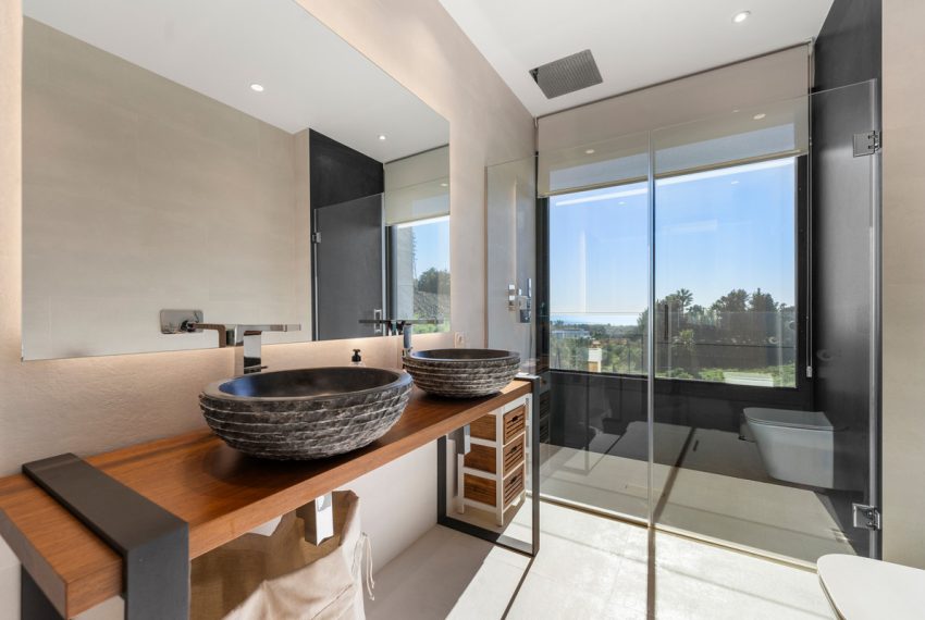 R4950373-Villa-For-Sale-Benahavis-Detached-4-Beds-400-Built-19