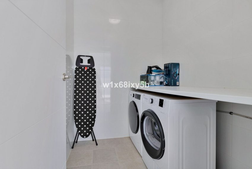 R4950724-Villa-For-Sale-San-Pedro-de-Alcantara-Detached-6-Beds-442-Built-9