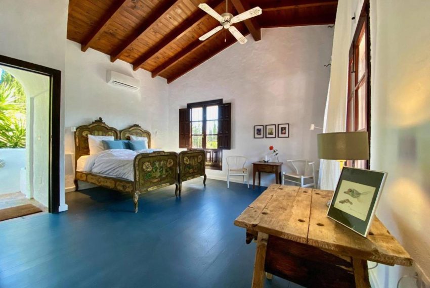 R4953904-Villa-For-Sale-Estepona-Finca-9-Beds-800-Built-18