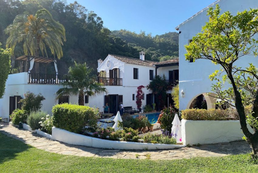 R4953904-Villa-For-Sale-Estepona-Finca-9-Beds-800-Built-5