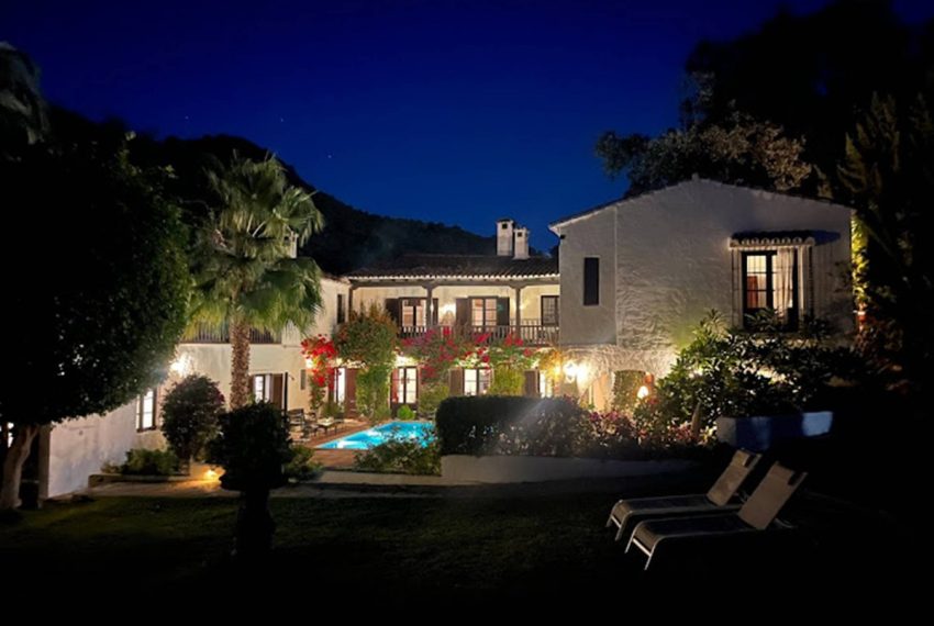R4953904-Villa-For-Sale-Estepona-Finca-9-Beds-800-Built-6