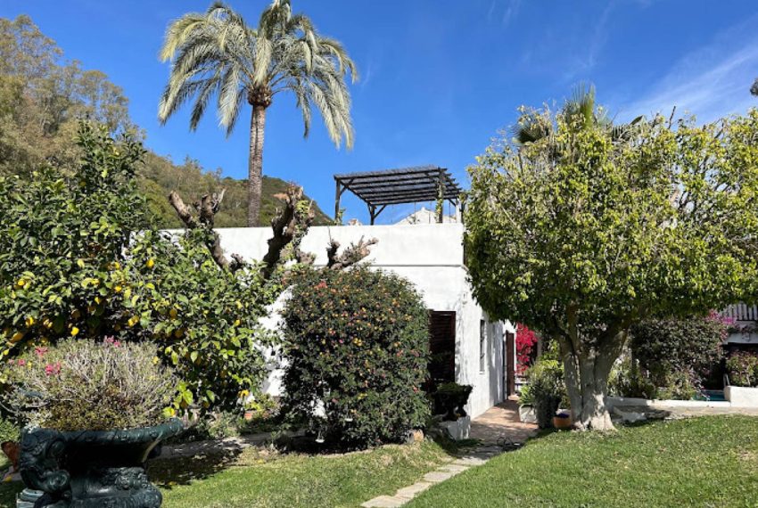 R4953904-Villa-For-Sale-Estepona-Finca-9-Beds-800-Built-8