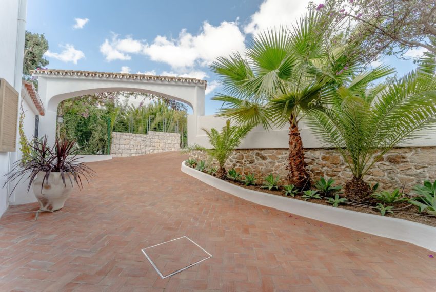 R4956208-Villa-For-Sale-Rio-Real-Detached-4-Beds-303-Built-13
