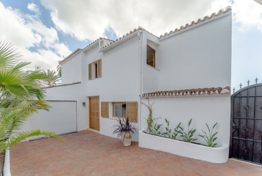 R4956208-Villa-For-Sale-Rio-Real-Detached-4-Beds-303-Built-14