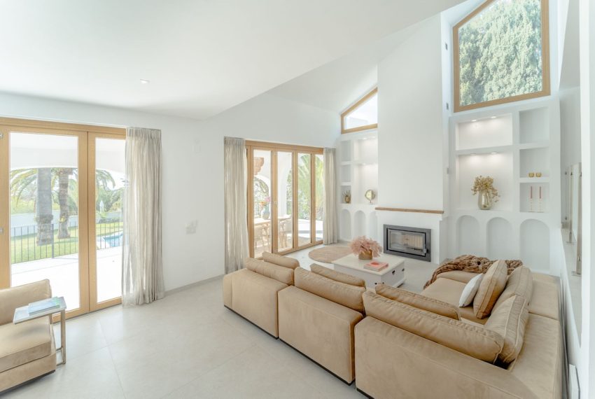R4956208-Villa-For-Sale-Rio-Real-Detached-4-Beds-303-Built-17