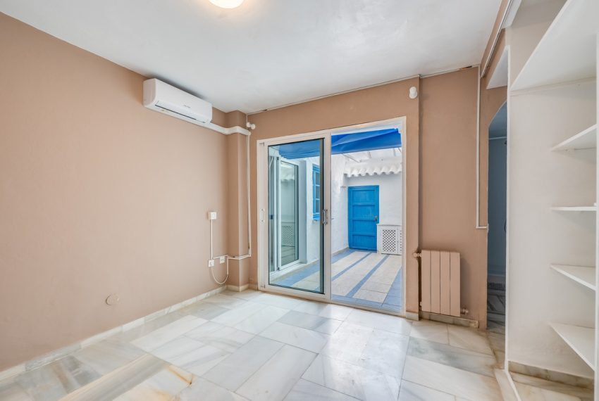 R4957786-Townhouse-For-Sale-Nueva-Andalucia-Terraced-5-Beds-297-Built-11
