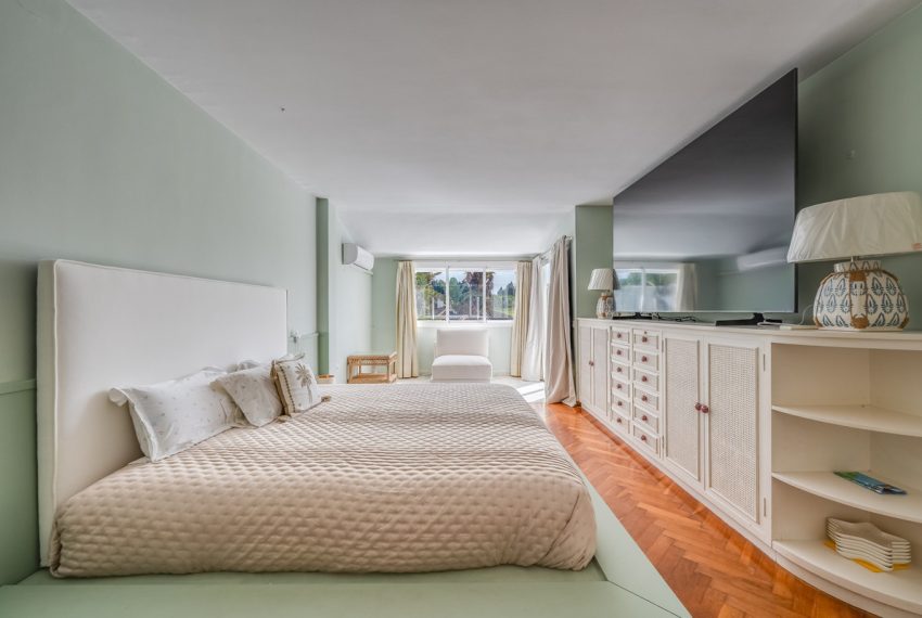 R4957786-Townhouse-For-Sale-Nueva-Andalucia-Terraced-5-Beds-297-Built-16
