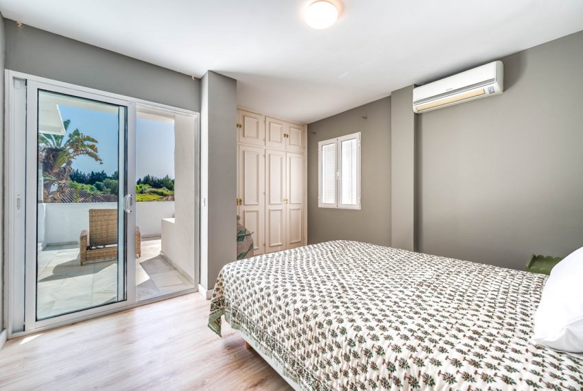 R4957786-Townhouse-For-Sale-Nueva-Andalucia-Terraced-5-Beds-297-Built-19