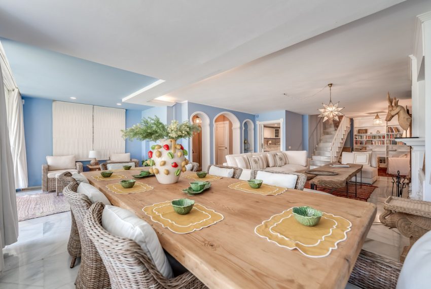 R4957786-Townhouse-For-Sale-Nueva-Andalucia-Terraced-5-Beds-297-Built-2