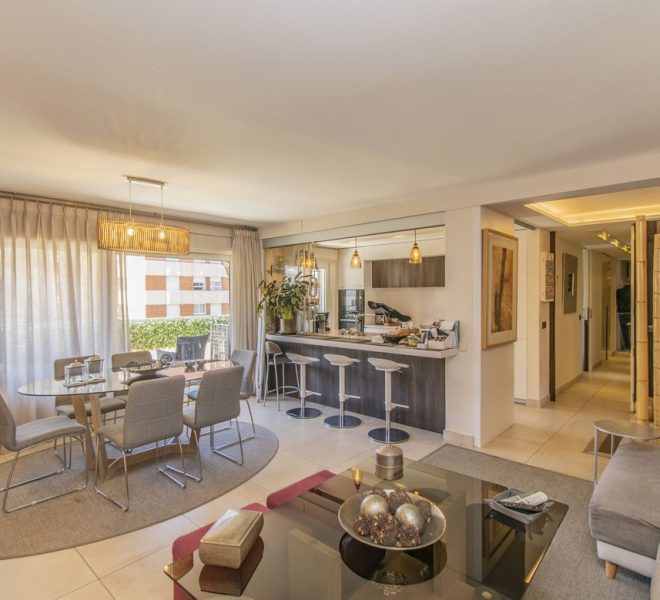 R4964221-Image 1-Middle Floor - 3 Beds - 145 Built