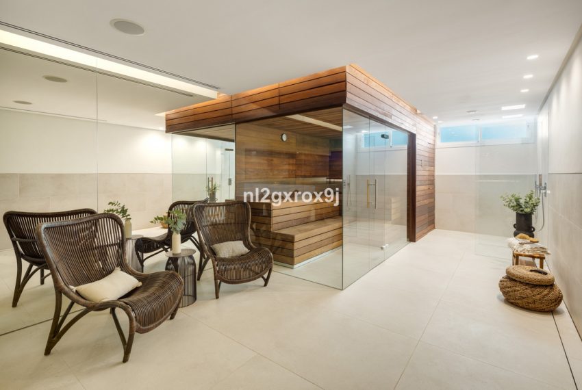 R4967356-Villa-For-Sale-The-Golden-Mile-Detached-5-Beds-492-Built-1