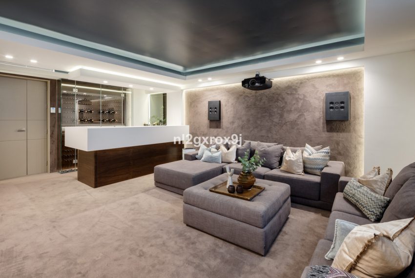 R4967356-Villa-For-Sale-The-Golden-Mile-Detached-5-Beds-492-Built-12