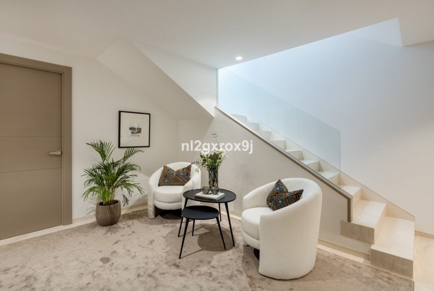 R4967356-Villa-For-Sale-The-Golden-Mile-Detached-5-Beds-492-Built-8