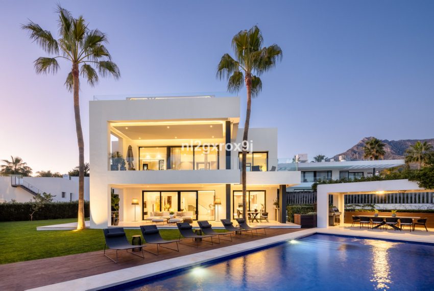 R4967356-Villa-For-Sale-The-Golden-Mile-Detached-5-Beds-492-Built
