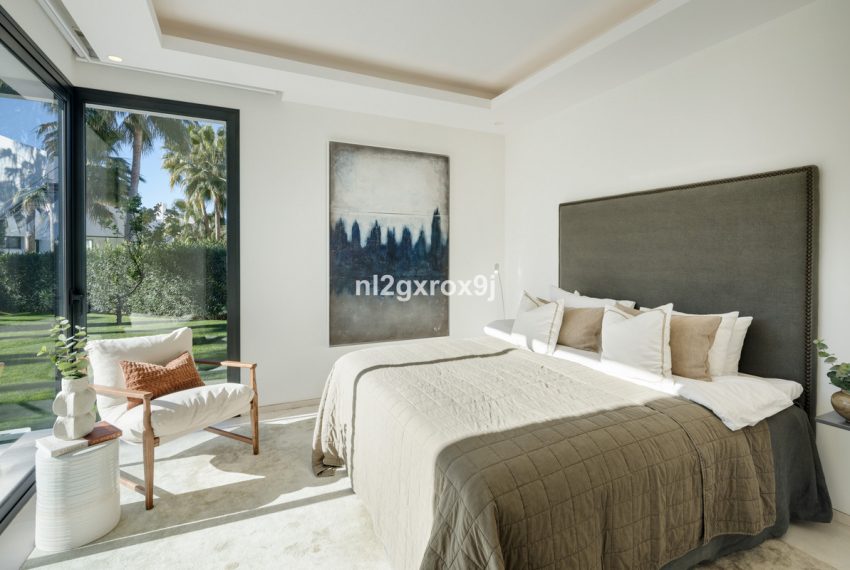 R4967356-Villa-For-Sale-The-Golden-Mile-Detached-5-Beds-492-Built-9